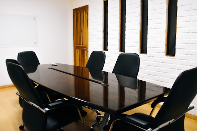 Meeting table